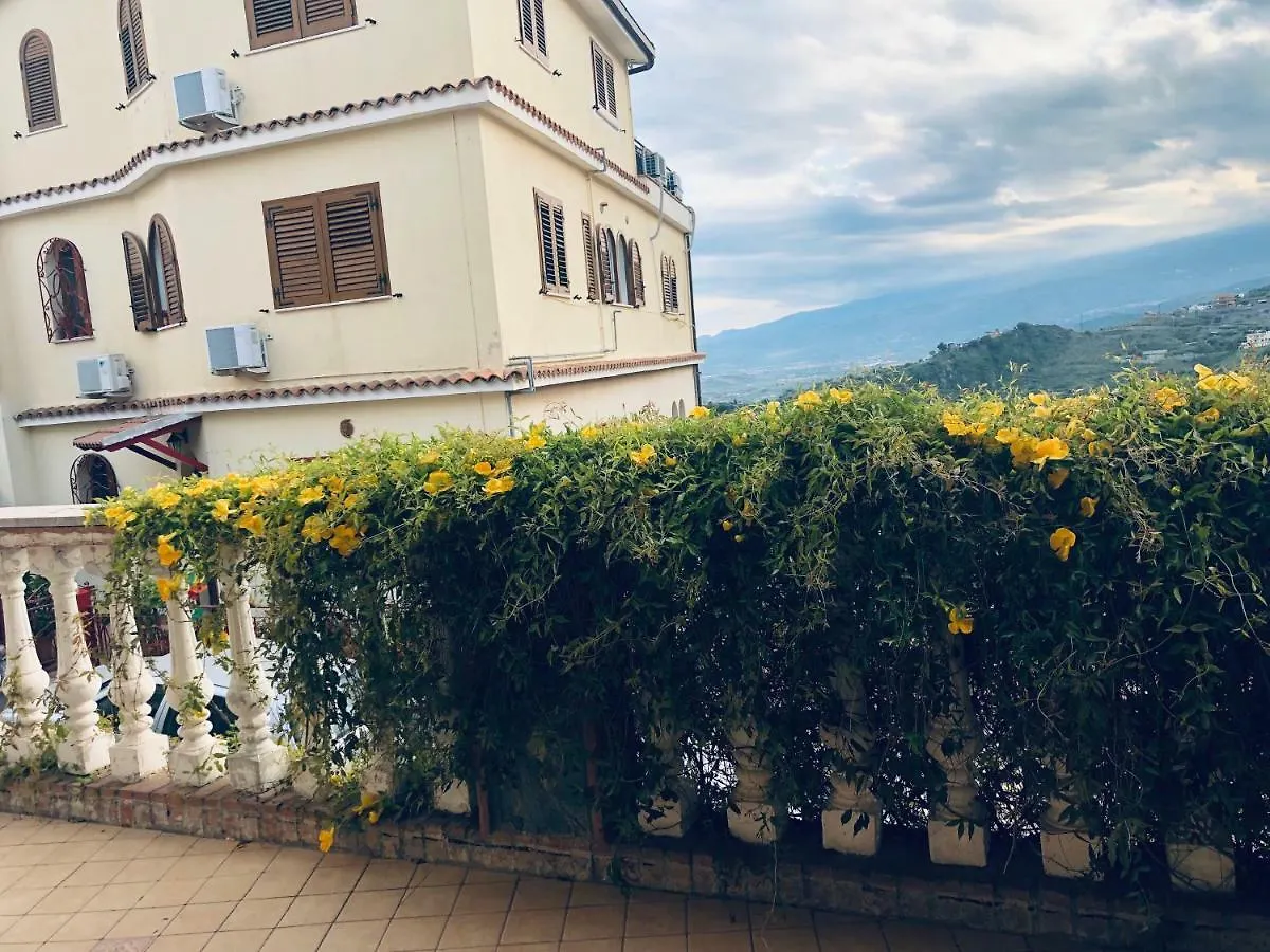 Le Nuove Porte Di Taormina Bed & Breakfast